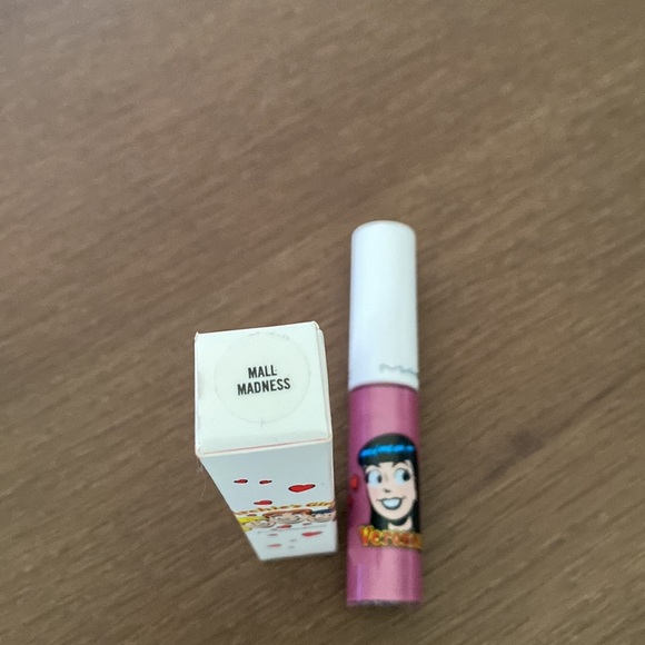 MAC Cosmetics Lipglass Lip Gloss ‘Mall Madness’ - Picture 2 of 4